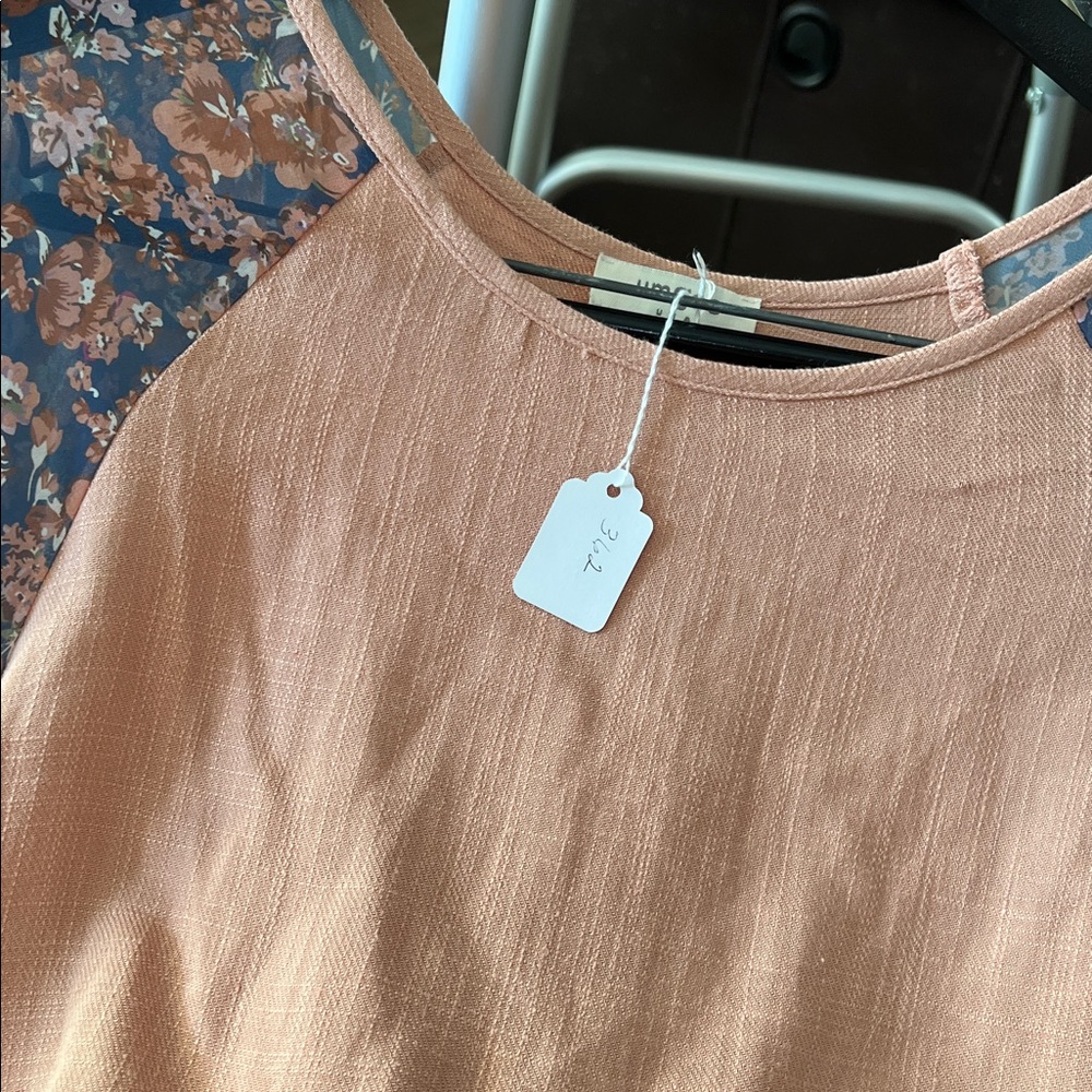 Umgee Women's Top with Floral and Leopard Accents -coral  and Blue C362 😳😳